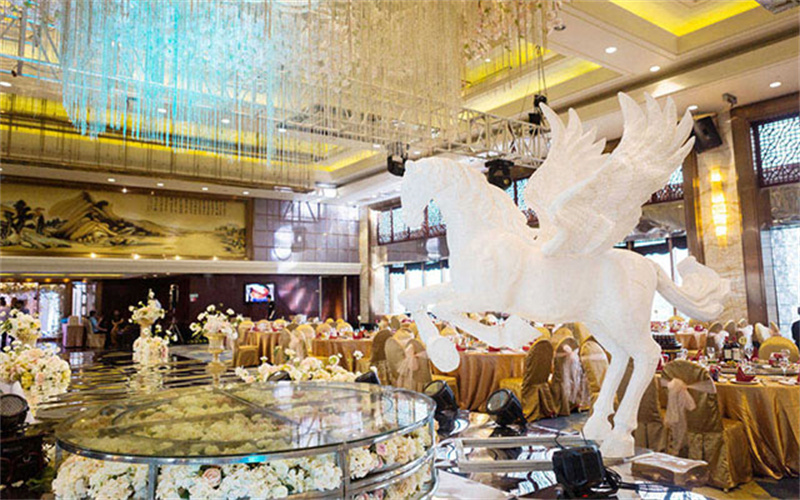 女孩子，你不努力读书是会被拉去结婚的